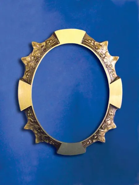 oval ivy leaf frame  example